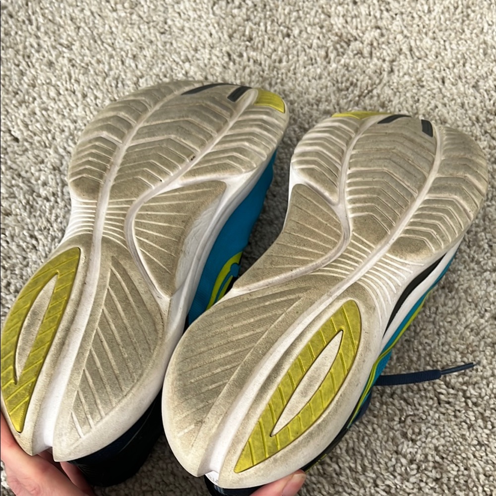 Saucony Blue Athletic Shoes Sleek Design Performance - Picture 3 of 4